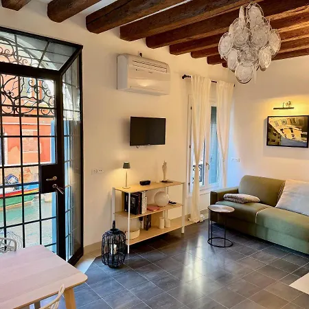 Ca Penini - Canal View