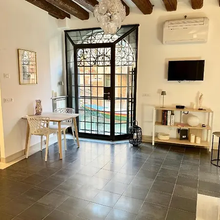 Ca Penini - Canal View *