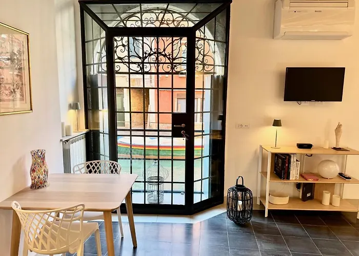 Ca Penini - Canal View