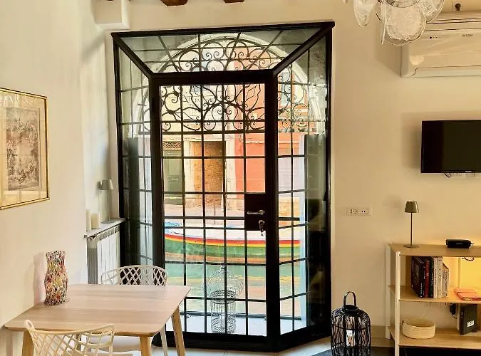 Ca Penini - Canal View