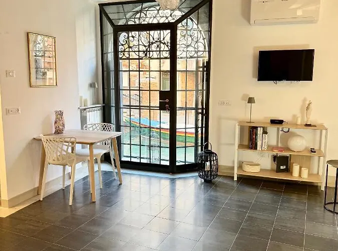 Ca Penini - Canal View *