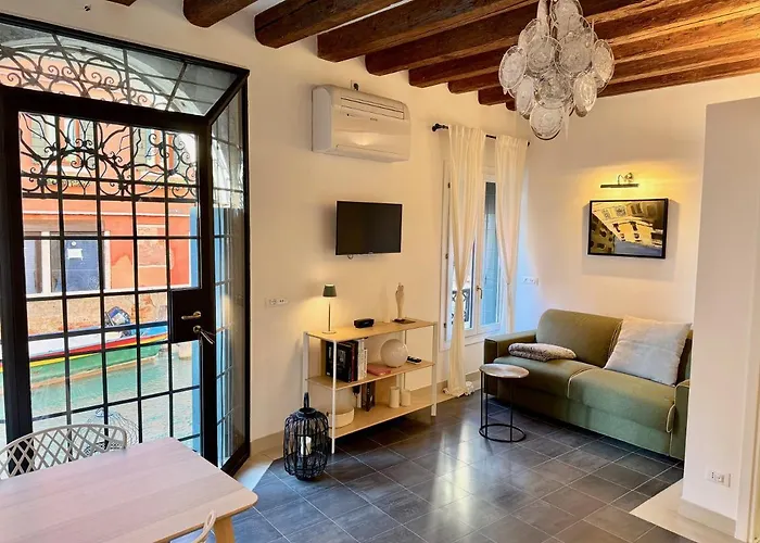 Ca Penini - Canal View